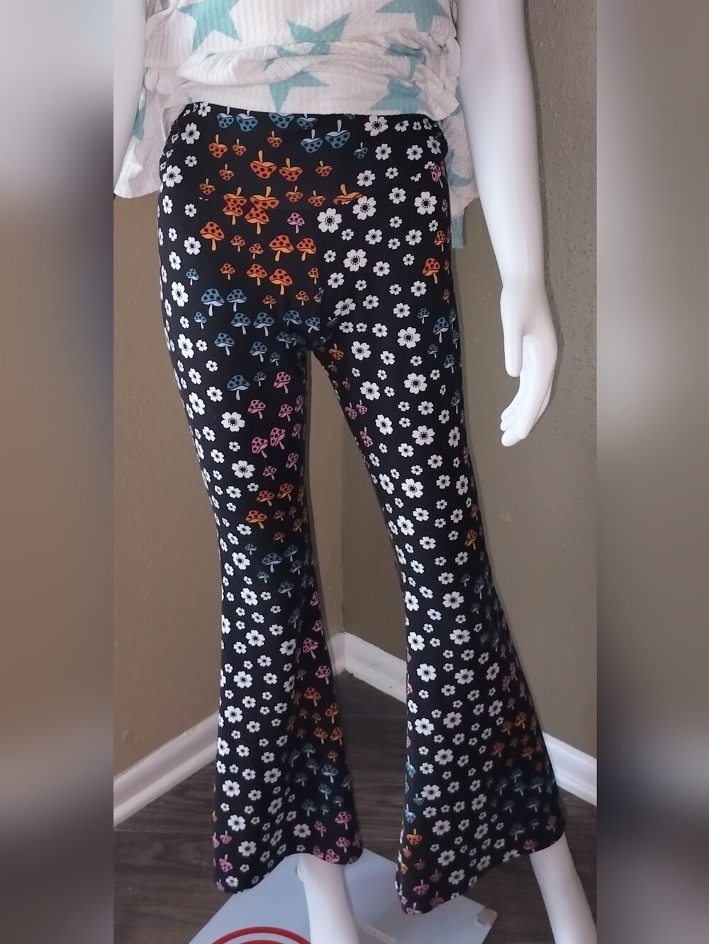 EARTHBOUND Black Floral & Mushroom Print Flare Pants Sz S